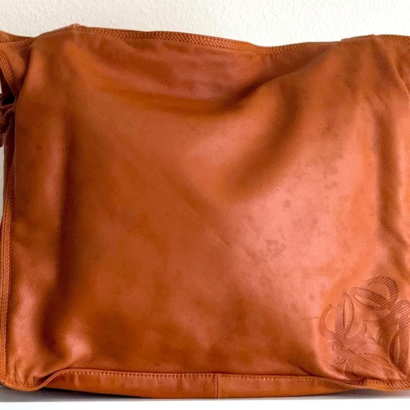 Loewe Tan Leather Tote Bag with Double Straps - Picture 2 of 7